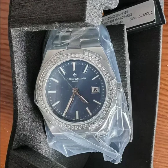 Vacheron Constantin Overseas 1205V/100A-B590 Brand New in box! 2 extra straps - Picture 3 of 14